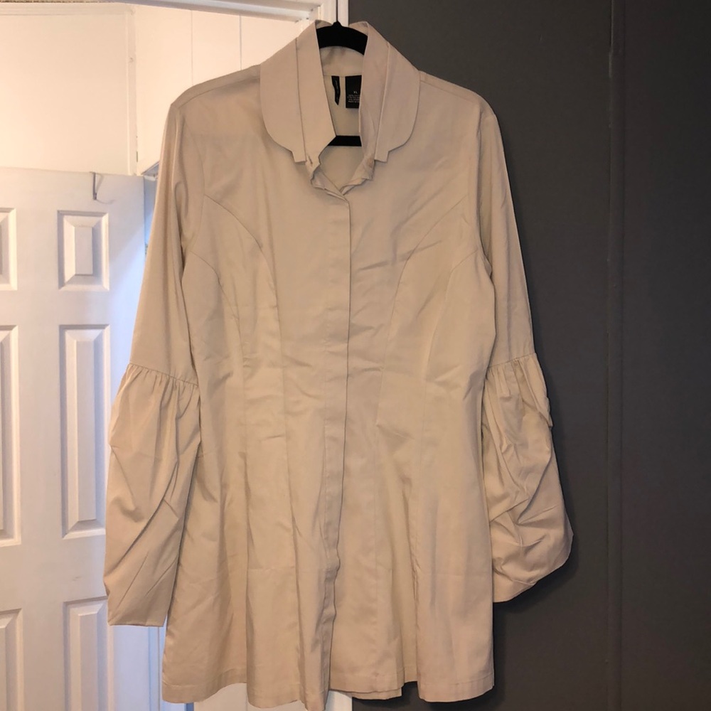 Ladies top. Size xl. Never worn